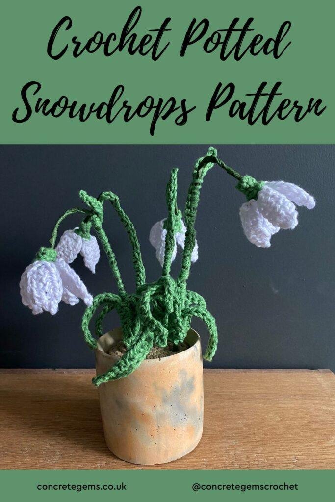 crochet potted snowdrops pattern wording and below an image of the same in an orange pot on a wooden shelf