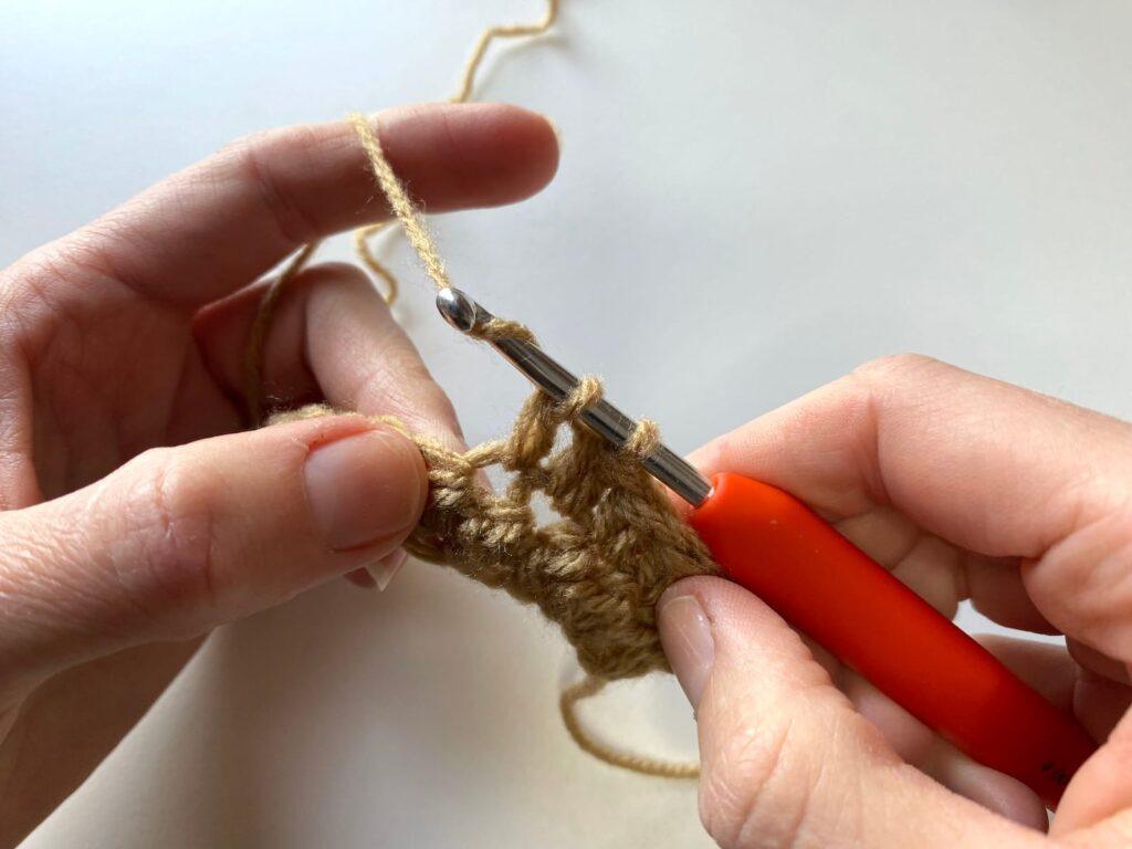 crochet pique stitch step 5: yarn over