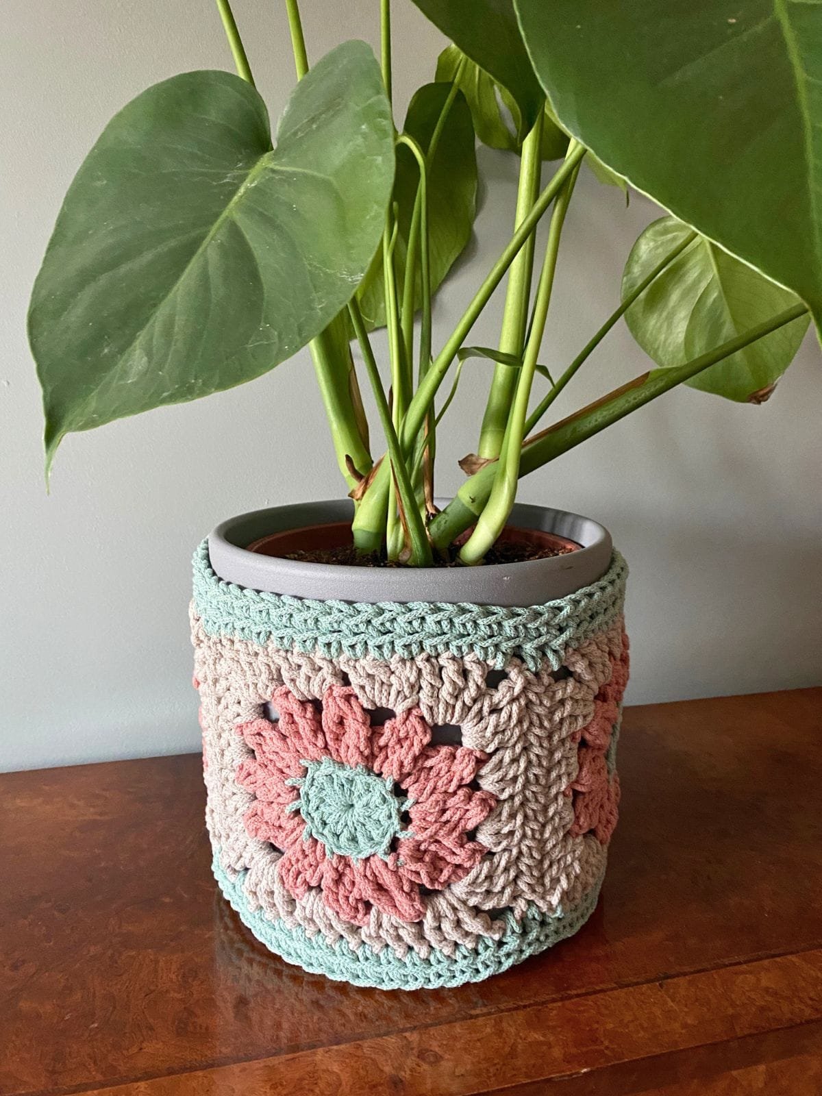 Crochet Plant Pot Cover Pattern with Granny Squares